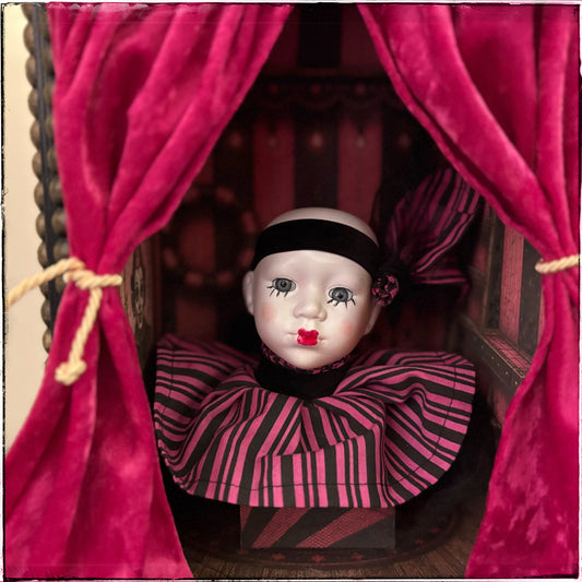 Circus of Dolls - The Assistant