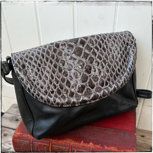Vintage Faux Leather Snake Print Shoulder/Cross Body Bag