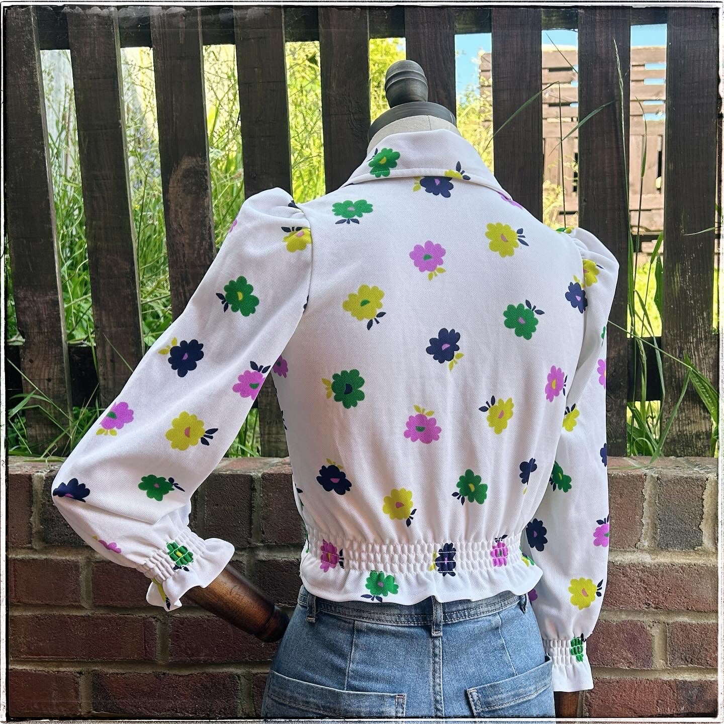 Vintage 70s Cropped Floral Blouse