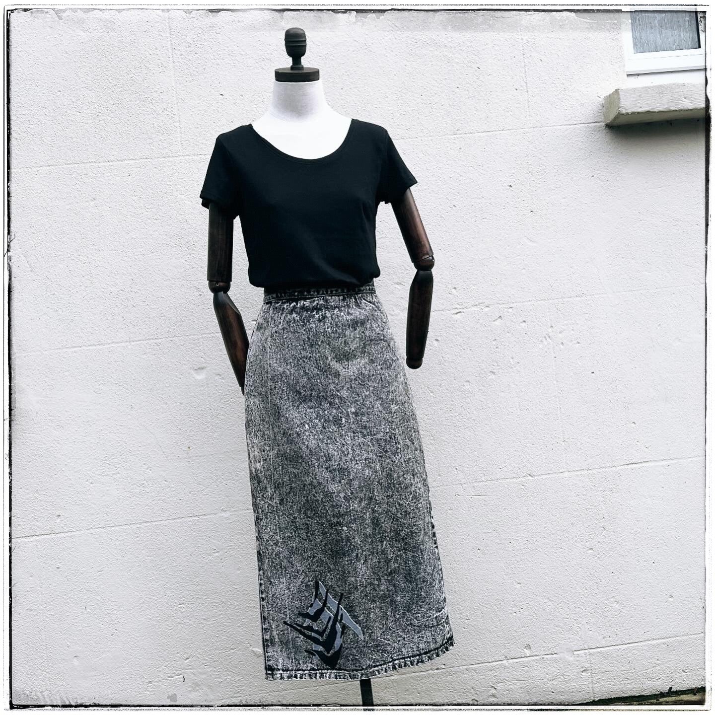 Vintage Appliqué Acid Wash Denim Skirt