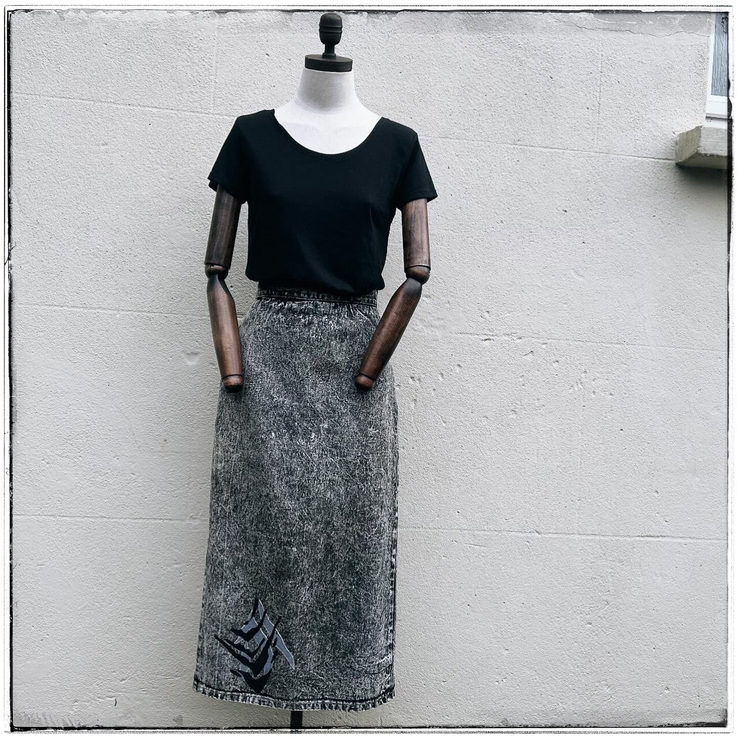 Vintage Appliqué Acid Wash Denim Skirt