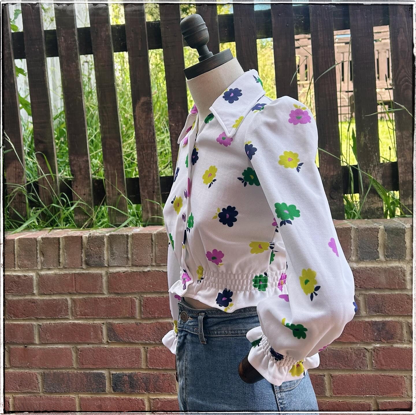 Vintage 70s Cropped Floral Blouse