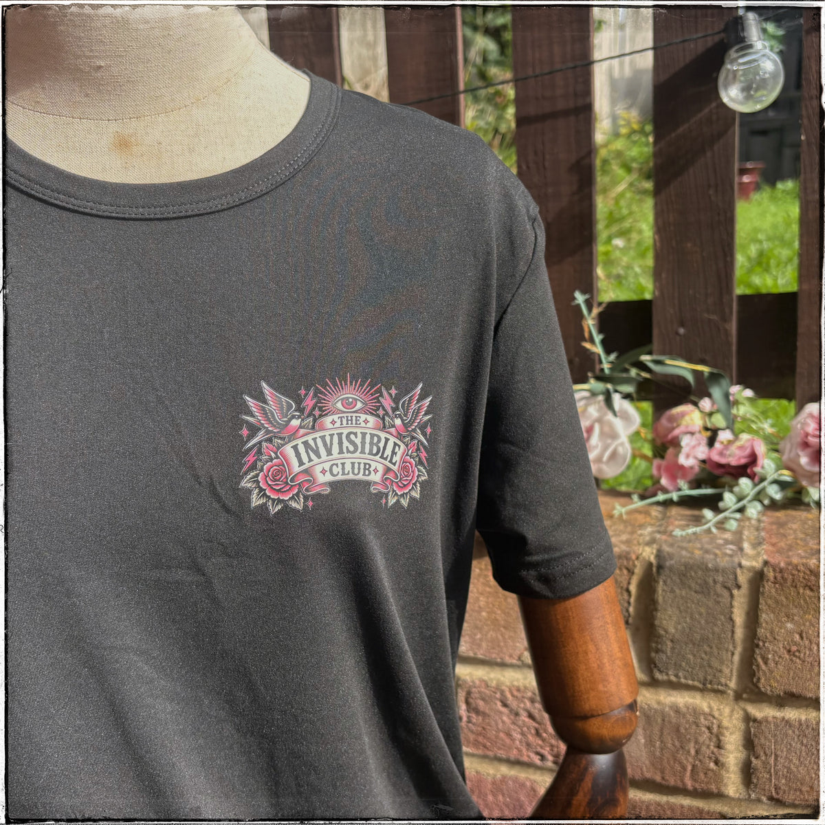 Black Tee -  The Invisible Club