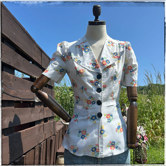 Vintage 70s Dagger Collar Floral Blouse