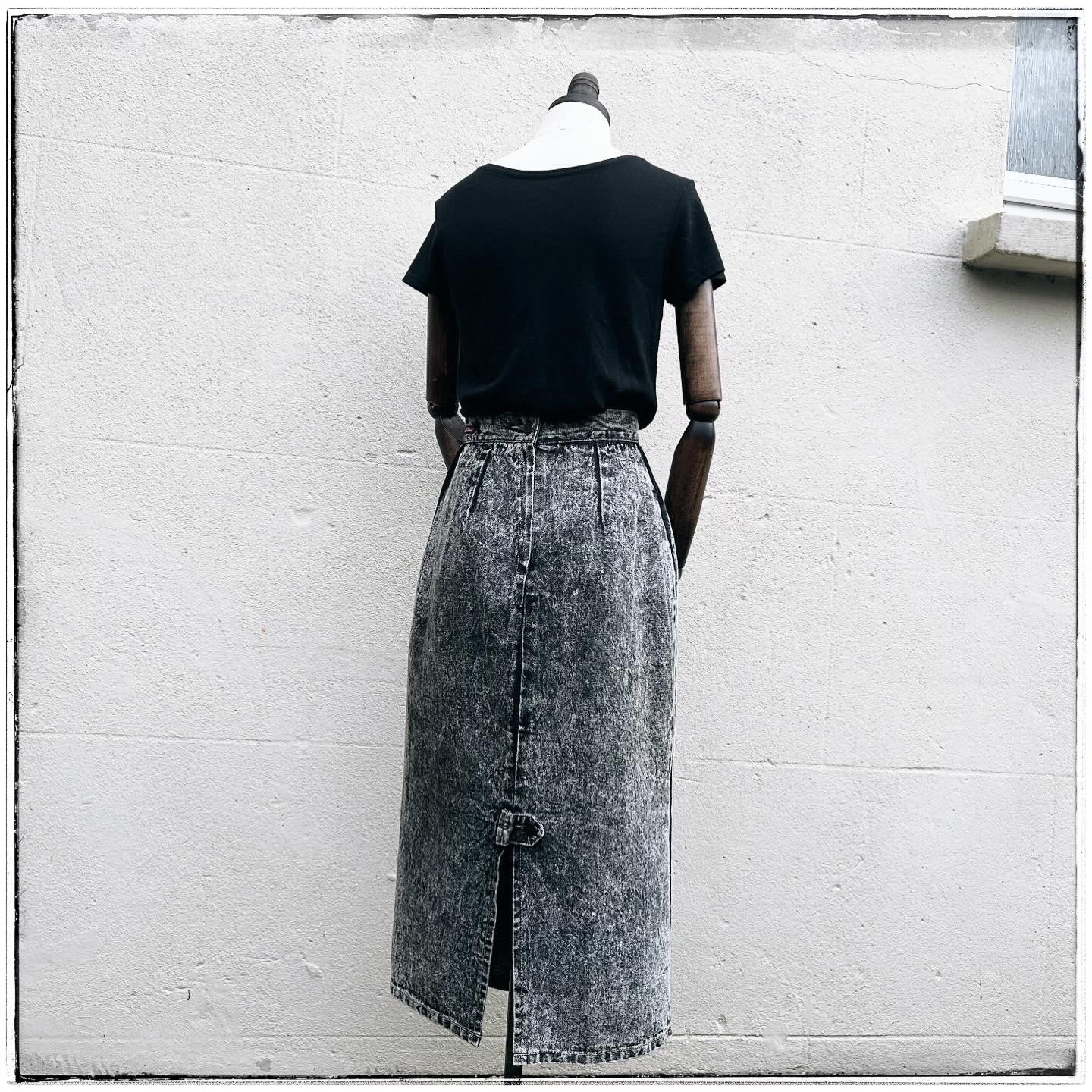 Vintage Appliqué Acid Wash Denim Skirt