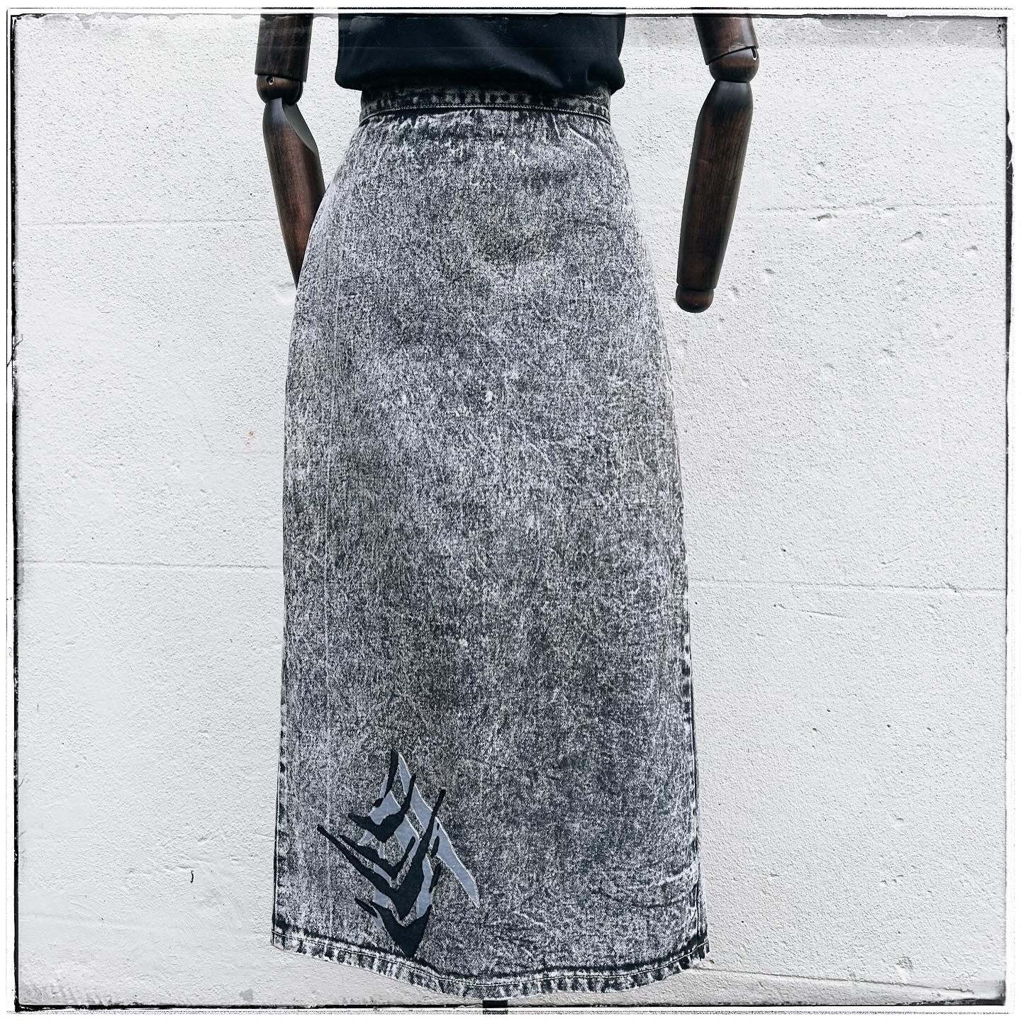 Vintage Appliqué Acid Wash Denim Skirt