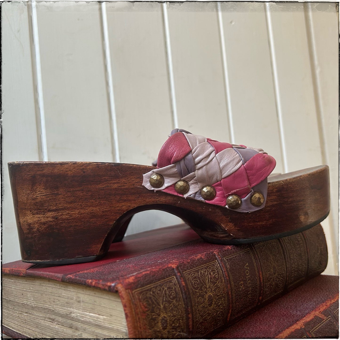 Vintage 70s Leather Clogs - Size 6
