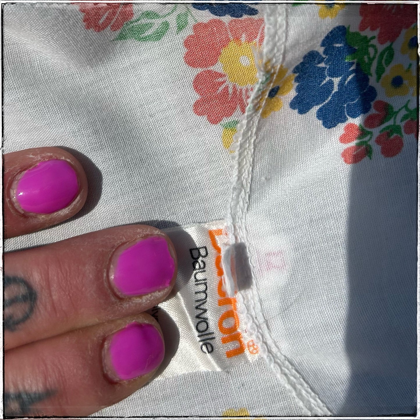 Vintage 70s Dagger Collar Floral Blouse