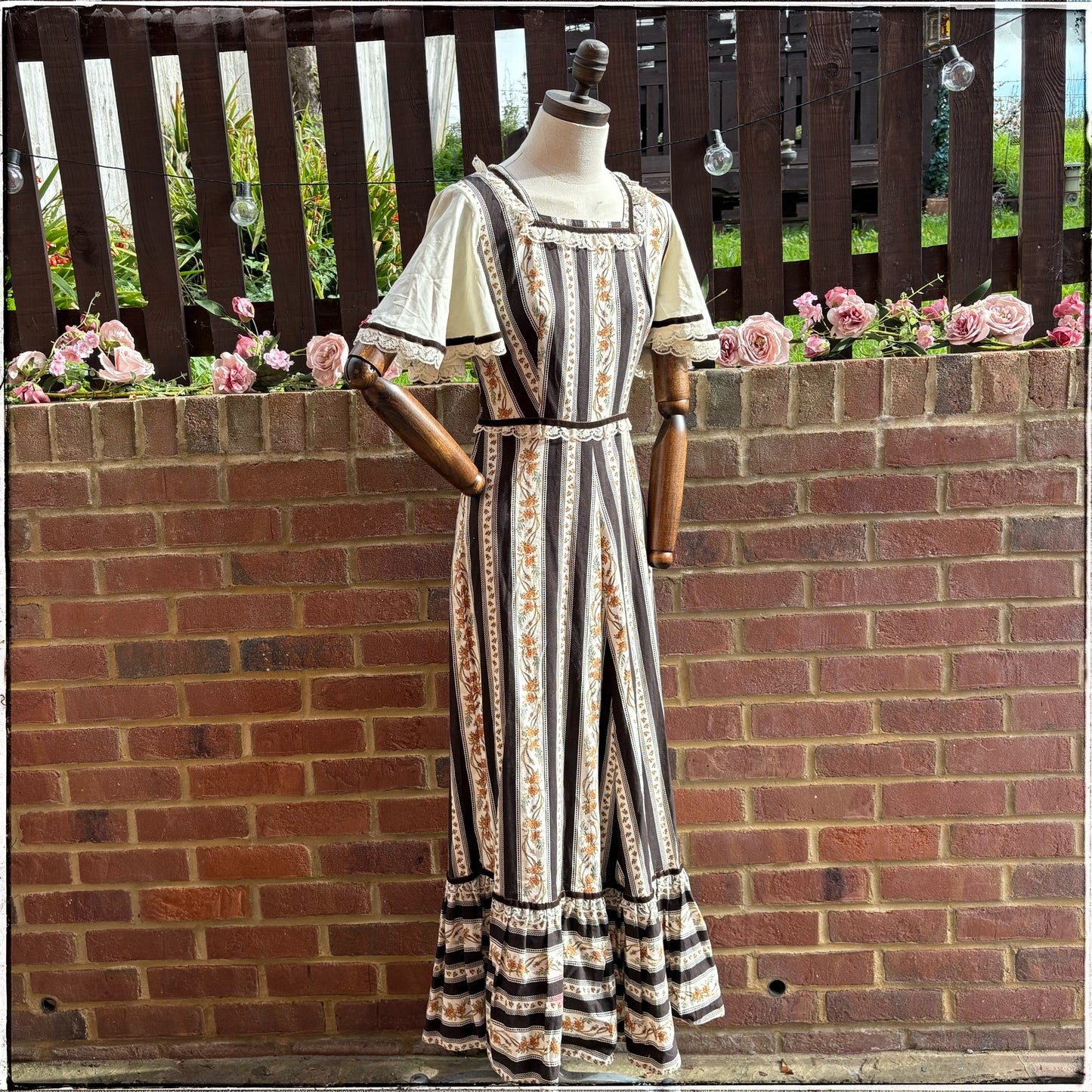 Vintage 70s Floral Prairie Maxi Dress