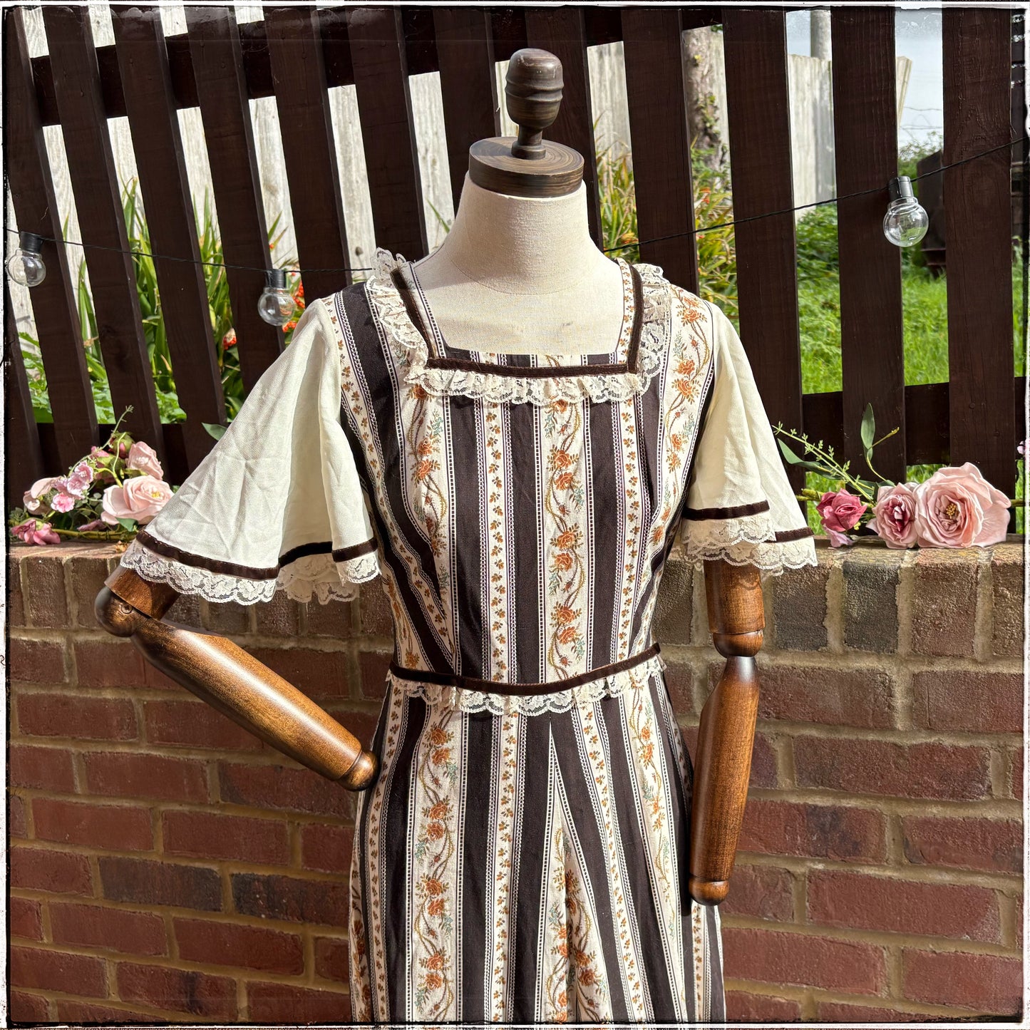 Vintage 70s Floral Prairie Maxi Dress