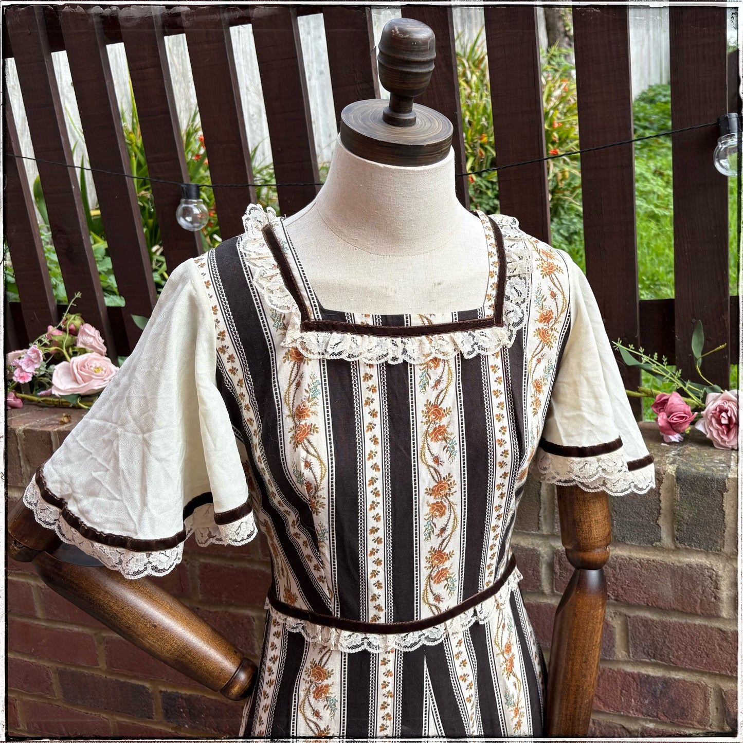 Vintage 70s Floral Prairie Maxi Dress