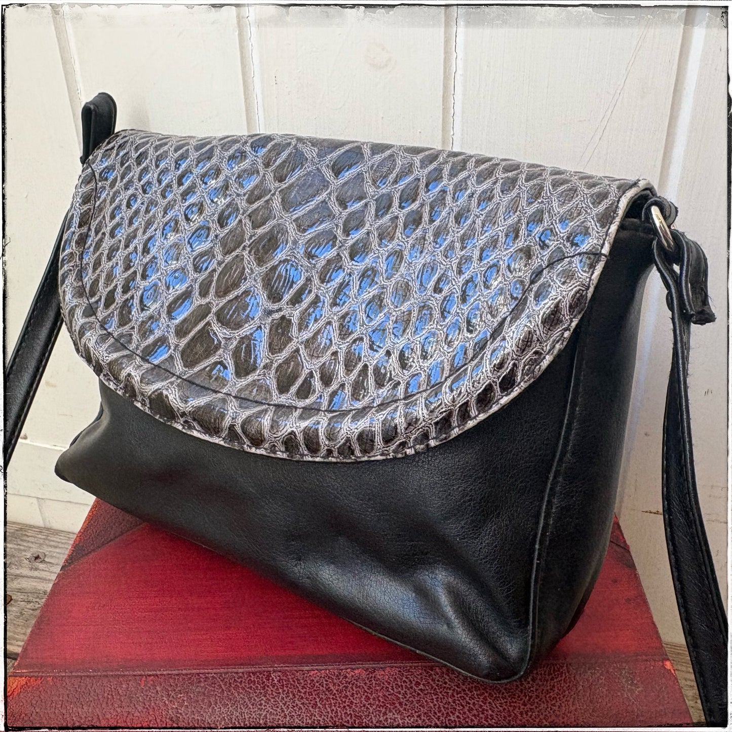 Vintage Faux Leather Snake Print Shoulder/Cross Body Bag